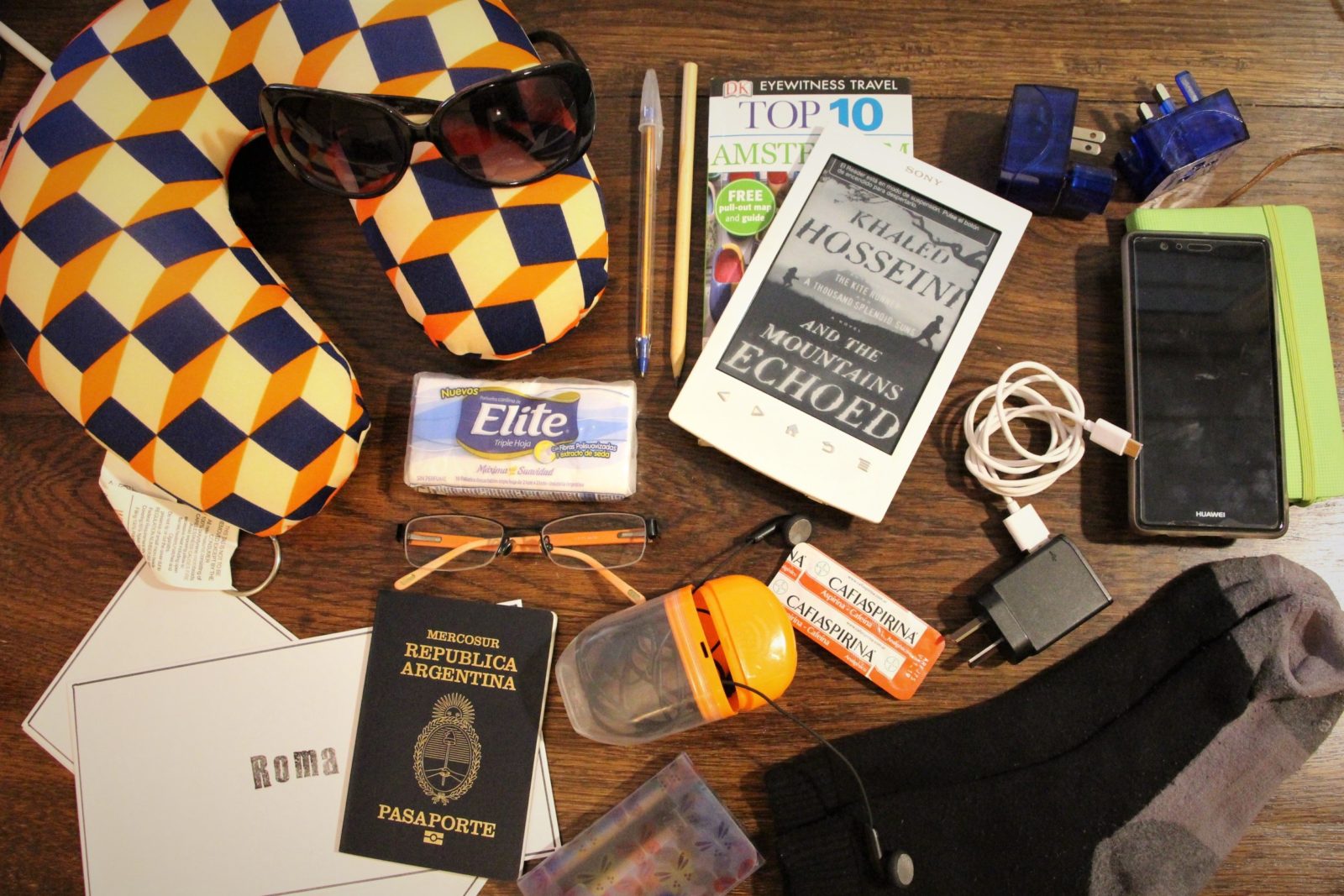 Todo lo que necesitás llevar en el equipaje de mano del avión – Leer viajar  y compartir